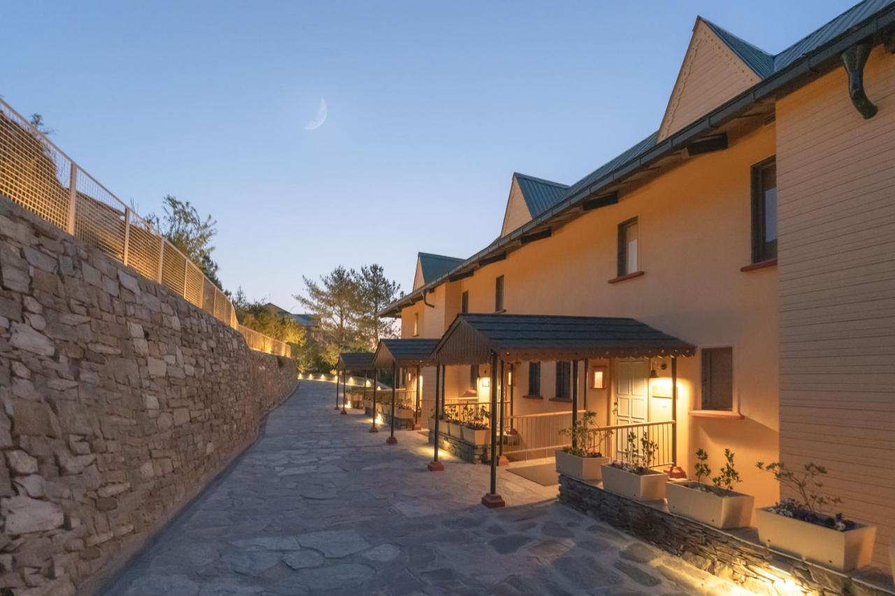 Taj Theog Resort & Spa شيملا المظهر الخارجي الصورة