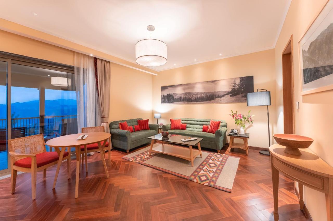 Taj Theog Resort & Spa شيملا المظهر الخارجي الصورة