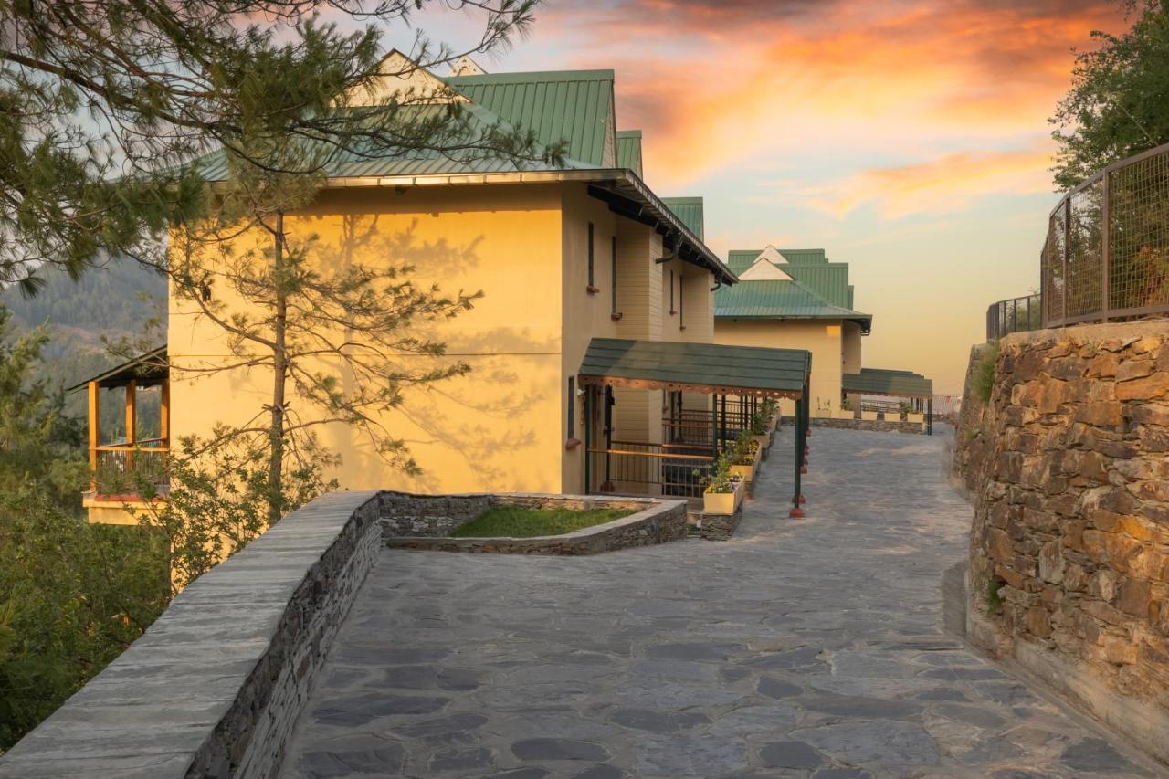 Taj Theog Resort & Spa شيملا المظهر الخارجي الصورة