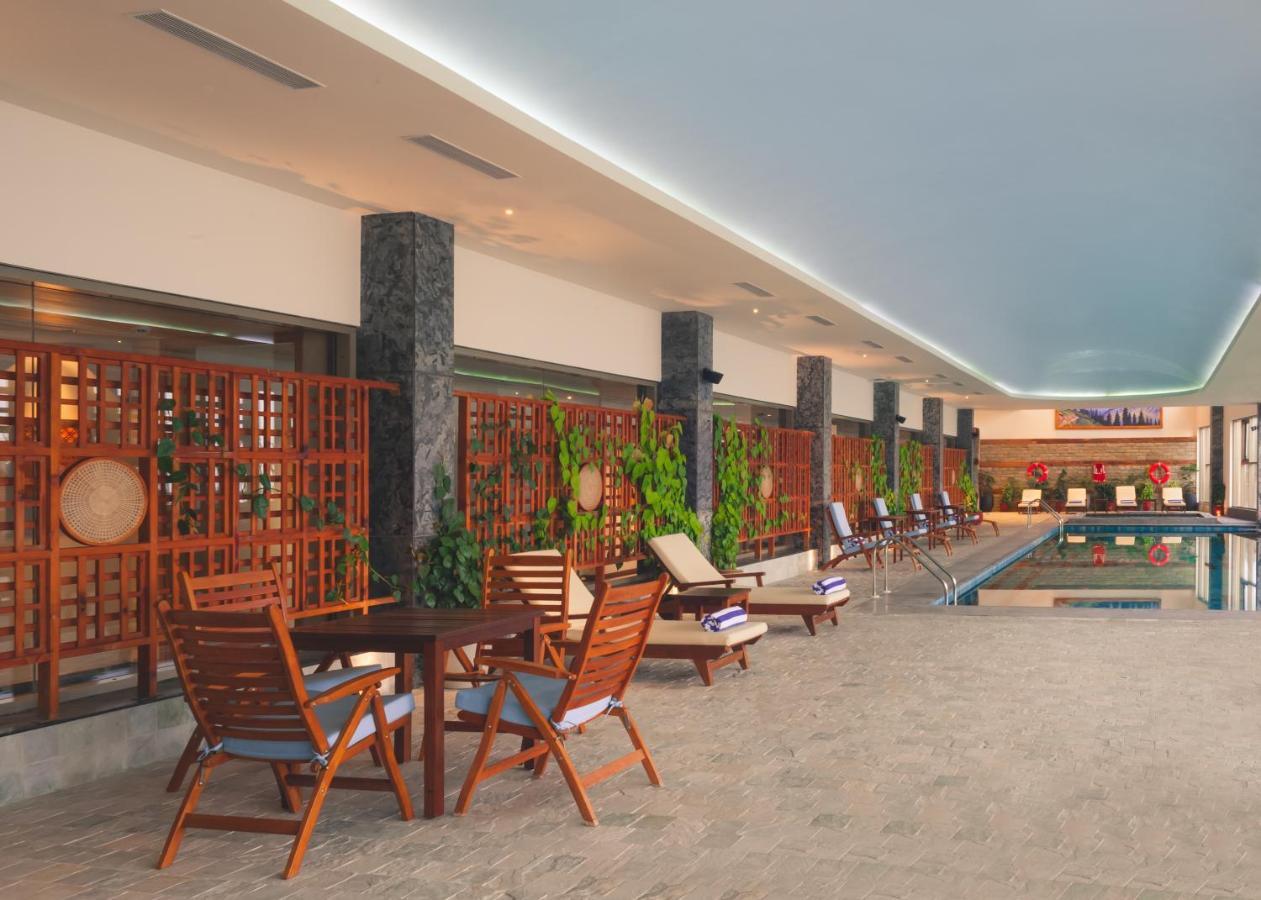Taj Theog Resort & Spa شيملا المظهر الخارجي الصورة
