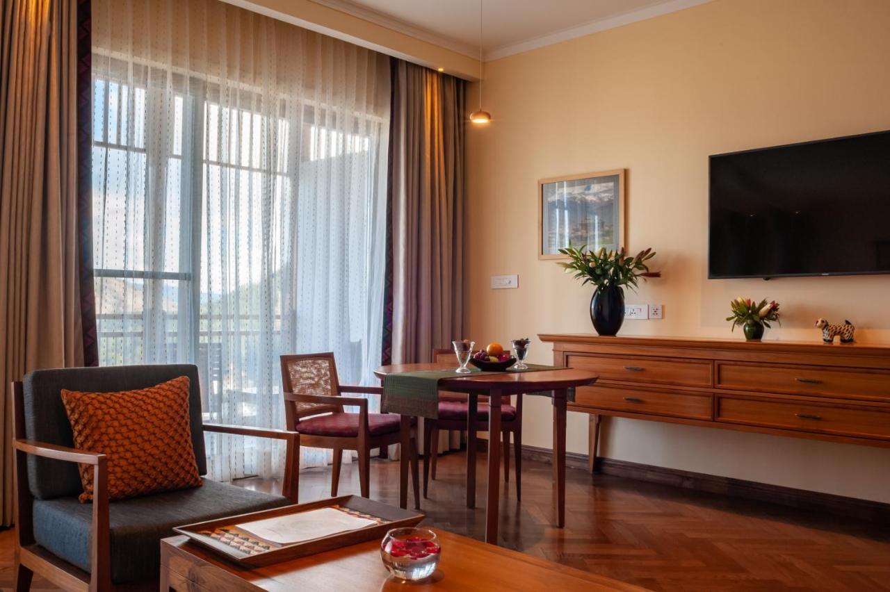 Taj Theog Resort & Spa شيملا المظهر الخارجي الصورة