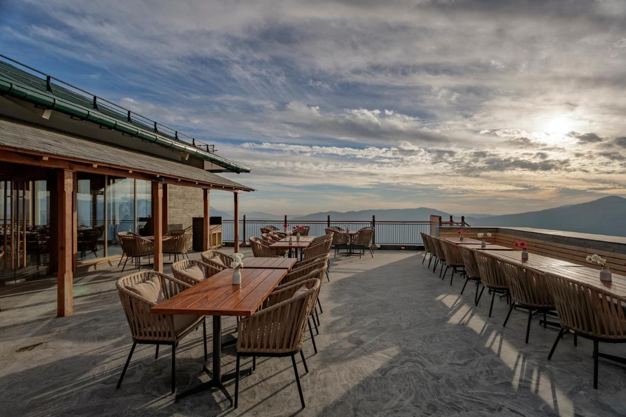 Taj Theog Resort & Spa شيملا المظهر الخارجي الصورة
